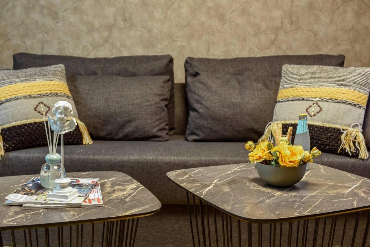 Authentic One Bedroom Apartment In City Center เยรูซาเลม ภายนอก รูปภาพ